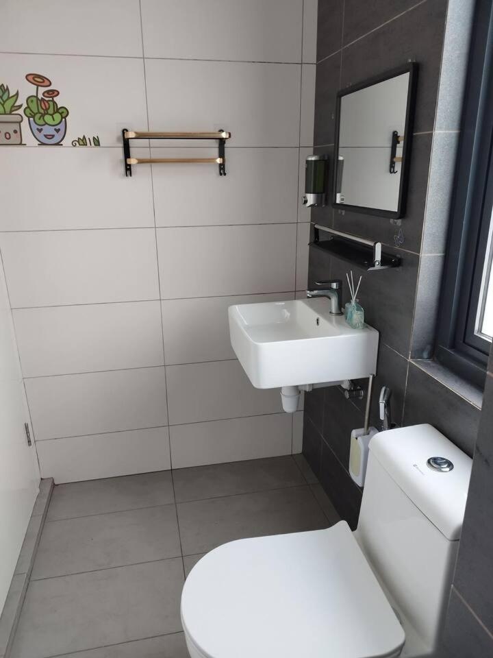 Happy Family Horizon Suite - Near Xiamen-Klia Netflix Kampong Melot Exterior foto
